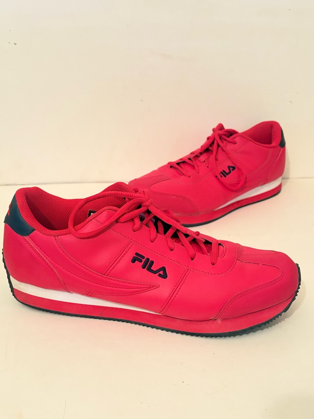 Fila Province 1RM01206-616 Red Low Top Sneakers
